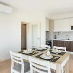 Your Algarve Base -bright 2br With Pool & Terrace Apartament
