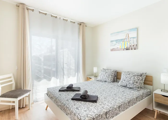 Lägenhet Your Algarve Base -bright 2br With Pool & Terrace Portimão