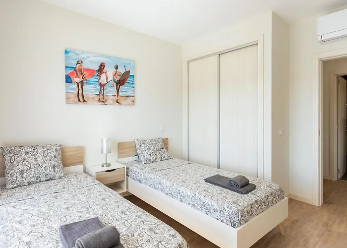 Your Algarve Base -bright 2br With Pool & Terrace Portimão