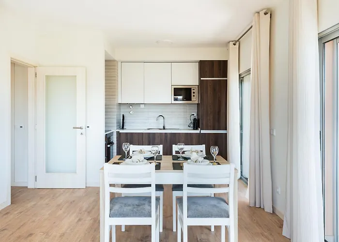 Lägenhet Your Algarve Base -bright 2br With Pool & Terrace Portimão