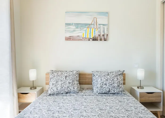 Your Algarve Base -bright 2br With Pool & Terrace Lägenhet