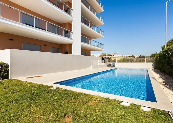 Your Algarve Base -bright 2br With Pool & Terrace Lägenhet