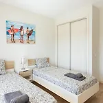 Your Algarve Base -bright 2br With Pool & Terrace Portimão