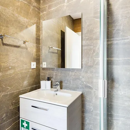 Your Algarve Base -bright 2br With Pool & Terrace Апартаменты