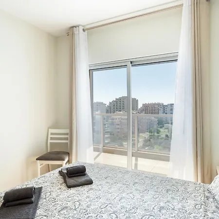 Your Algarve Base -bright 2br With Pool & Terrace Апартаменты