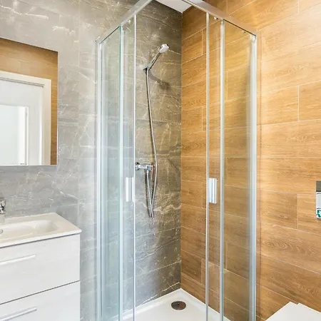 Your Algarve Base -bright 2br With Pool & Terrace