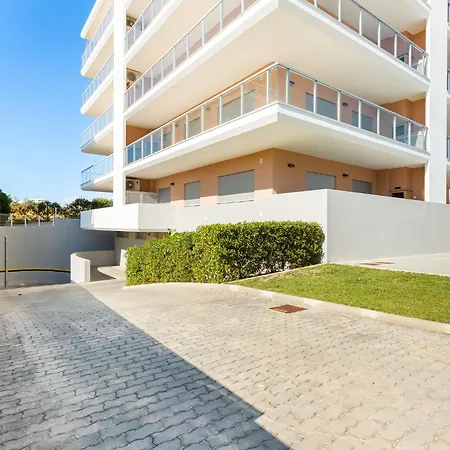 Your Algarve Base -bright 2br With Pool & Terrace Appartement